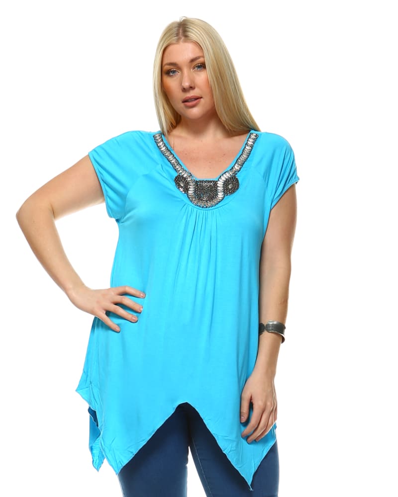 Front of a model wearing a size 2X Fenella Tunic Top in Teal by White Mark. | dia_product_style_image_id:257286